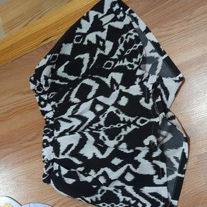 Tyche Black and White Patterned Women's Shorts